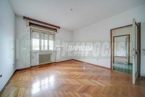 QUADRILOCALE TERMOAUTONOMO PIANO RIALZATO CON BOX