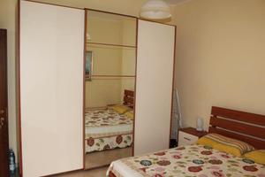 Camera matrimoniale uso singola zona san Lazzaro