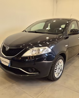 Lancia Ypsilon 5 porte 1.2 Silver 69cv - NEOPATENT