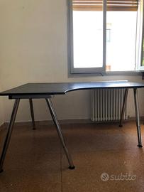 Scrivania angolare Ikea legno nero scuro