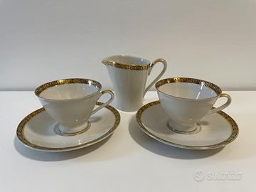Set 2 tazzine + 2 piattini + bricco latte