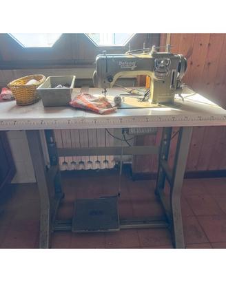 Macchina da cucire professionale
