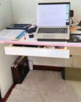 Bellissime scrivanie ragazzo/ragazza