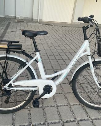 bicicletta Esperia elettrica da donna