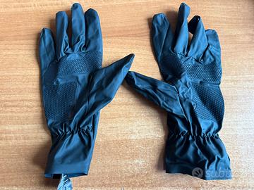 SopraGuanti ciclismo Assos RSR THERMO RAIN SHELL