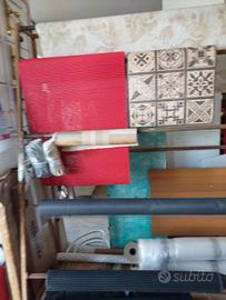 Espositore  In Ferro per tovagliati ,tappeti ecc