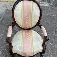 Poltrona con decori