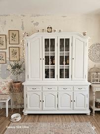 credenza in legno massello restaurato