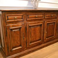 Mobile in vero legno massello