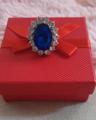 Elegante anello di stroili pietra blu Royale