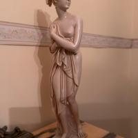 Statua decorativa stile classico - figura femminil