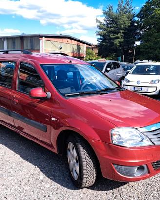 Dacia Logan MCV 1.6 85CV 7 posti-GANCIO TRAINO