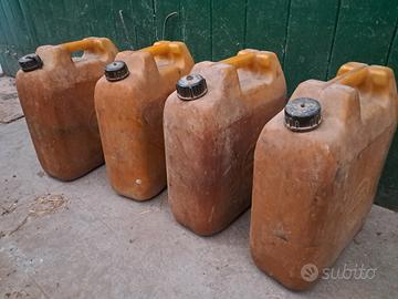 taniche in plastica per kerosene n°4 da 20l.