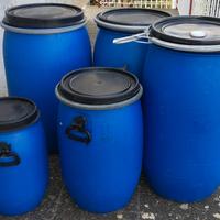 7 bidoni con coperchio