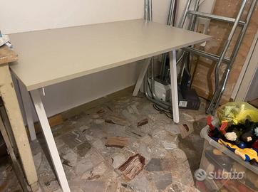 Scrivania ikea
