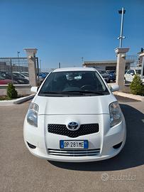 Toyota Yaris 1.0 5 porte Sol