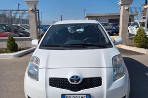 Toyota Yaris 1.0 5 porte Sol