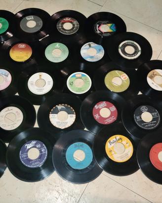 Lotto 26 dischi vinile 45 giri