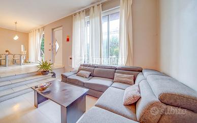 GALLARATE - VILLA INDIPENDENTE CON GIARDINO AI RON