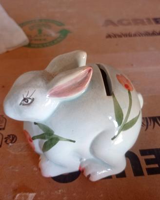 salvadanaio coniglio in ceramica decorata 