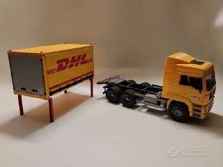 Camion Bruder con cassa mobile DHL