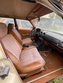 2 MERCEDES Serie 200-280(W123) - 1979