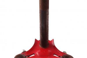 Piastra inferiore forcella con fori steli 28 mm pe