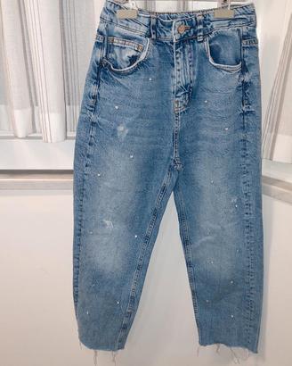 Jeans "strappato" da ragazza della Sisley