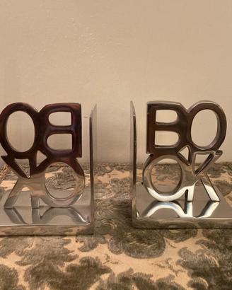 Fermalibro in acciaio con scritta BOOK