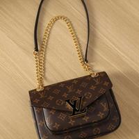 LOUIS VUITTON Passy  M45592