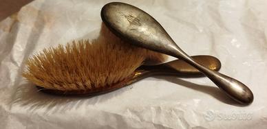 Due spazzole da toilette anni 20/30 