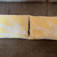 Cuscini ricamati a uncinetto