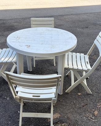 Set Tavolo Rotondo e 4 Sedie Pieghevoli in Plastic