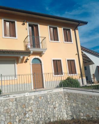Prestigiosa casa di testa indipendente su 3 Livell