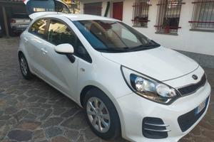 KIA Rio 3ª serie - 2015