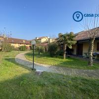 Villetta a schiera con posto barca e piscina