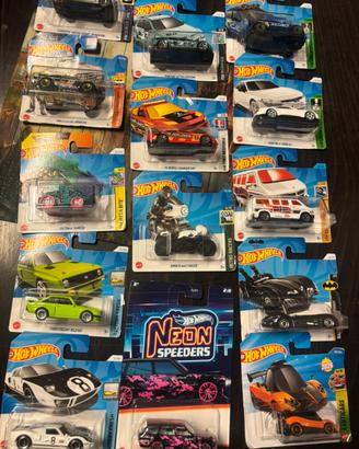Lotto 14 modellini Hot wheels nuovi e sigillati