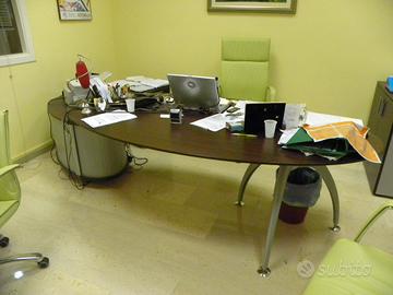 scrivania ovale angolare con allungo ovale basso