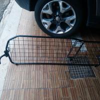 Griglia divisoria auto