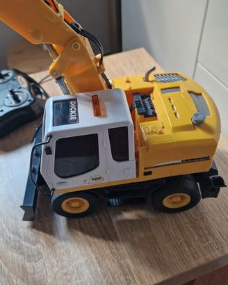 escavatore telecomandato 