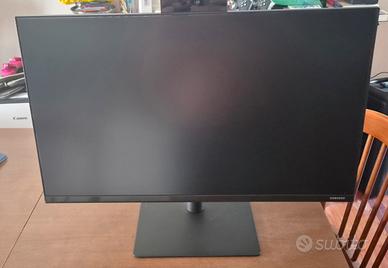 Monitor Samsung 24 pollici per videoconferenze 