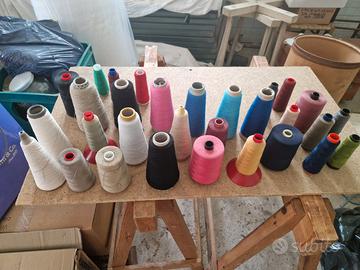stock filo macchina da cucire