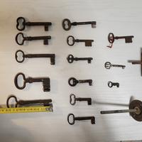 Lotto chiavi e pomelli antichi