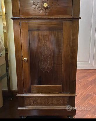 coppia comodini style liberty