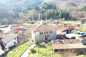 Casa Indipendente Minucciano [Cod. UG406DVVRG]