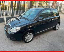 Lancia Ypsilon 1.2 69 CV Unyca