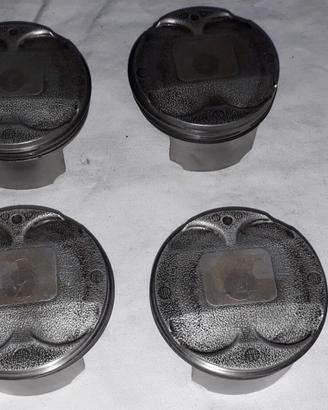 Pistoni completi SUZUKI GSR 750