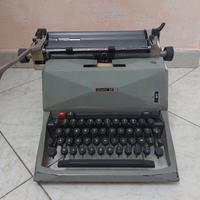 Macchina da scrivere olivetti