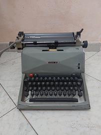 Macchina da scrivere olivetti