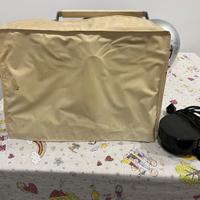 Macchina da cucire portatile